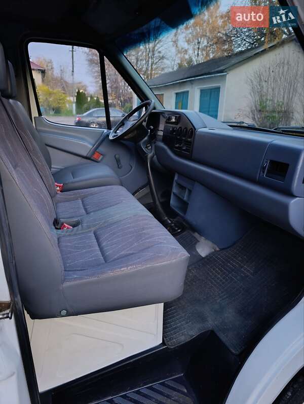 Вантажопасажирський фургон Mercedes-Benz Sprinter 1996 в Городенці