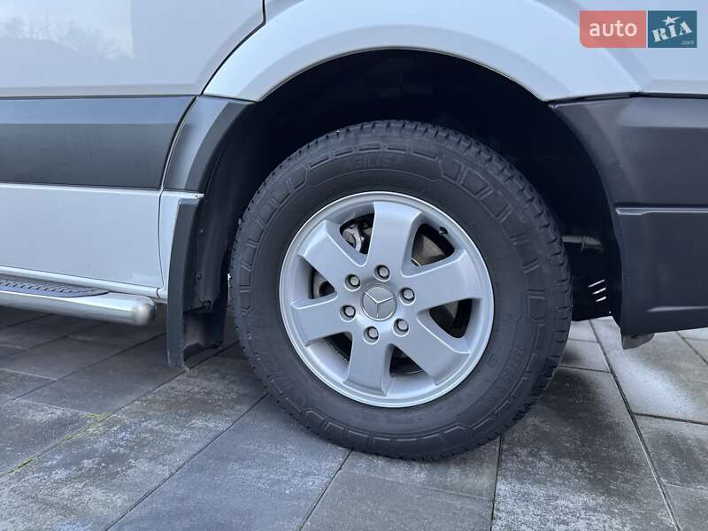 Вантажний фургон Mercedes-Benz Sprinter 2011 в Борщеві
