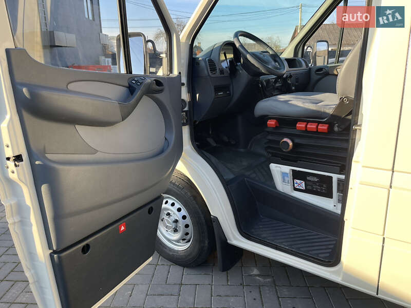 Вантажний фургон Mercedes-Benz Sprinter 2004 в Рівному фото 18 Вантажний фургон Mercedes-Benz Sprinter 2004 в Рівному