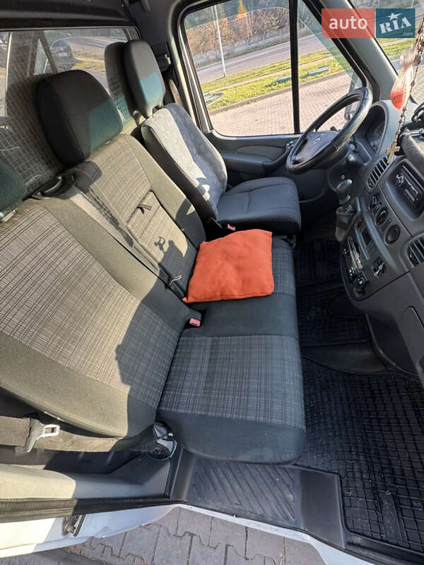 Вантажний фургон Mercedes-Benz Sprinter 2004 в Делятині фото 13 Вантажний фургон Mercedes-Benz Sprinter 2004 в Делятині