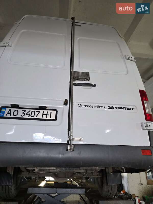 Вантажний фургон Mercedes-Benz Sprinter 2006 в Виноградові фото 17 Вантажний фургон Mercedes-Benz Sprinter 2006 в Виноградові