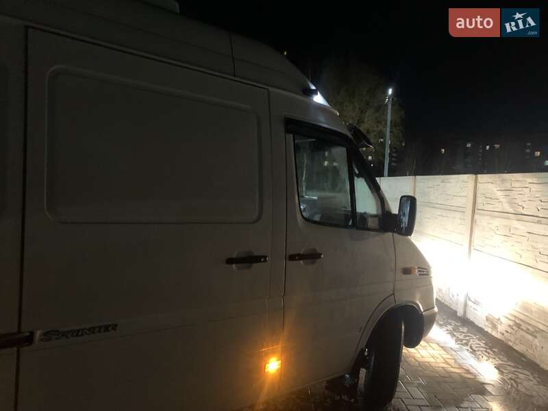 Грузопассажирский фургон Mercedes-Benz Sprinter 2005 в Луцке фото 12 Грузопассажирский фургон Mercedes-Benz Sprinter 2005 в Луцке