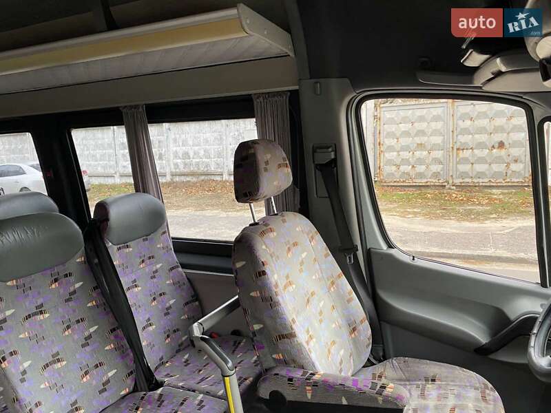 Пригородный автобус Mercedes-Benz Sprinter 2011 в Киеве