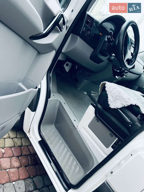 Вантажний фургон Mercedes-Benz Sprinter 2016 в Тячеві фото 21 Вантажний фургон Mercedes-Benz Sprinter 2016 в Тячеві