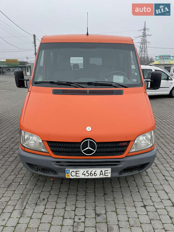 Микроавтобус Mercedes-Benz Sprinter 2004 в Черновцах фото Микроавтобус Mercedes-Benz Sprinter 2004 в Черновцах