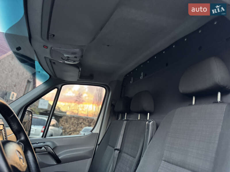 Грузопассажирский фургон Mercedes-Benz Sprinter 2015 в Иршаве фото 33 Грузопассажирский фургон Mercedes-Benz Sprinter 2015 в Иршаве