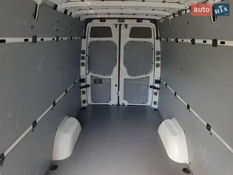 Грузовой фургон Mercedes-Benz Sprinter 2012 в Черновцах