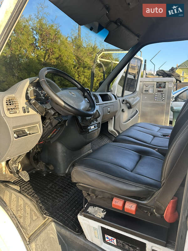 Грузовой фургон Mercedes-Benz Sprinter 2001 в Иршаве