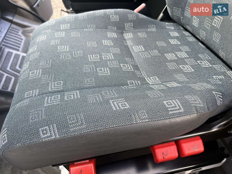 Микроавтобус грузовой (до 3,5т) Mercedes-Benz Sprinter 2005 в Долине