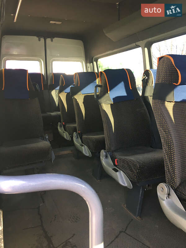 Міський автобус Mercedes-Benz Sprinter 2005 в Дніпрі