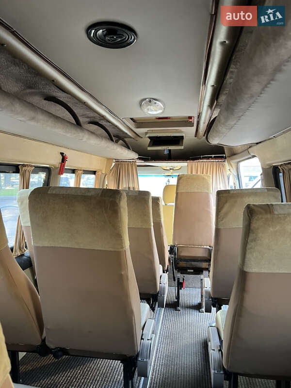 Туристический / Междугородний автобус Mercedes-Benz Sprinter 2005 в Днепре