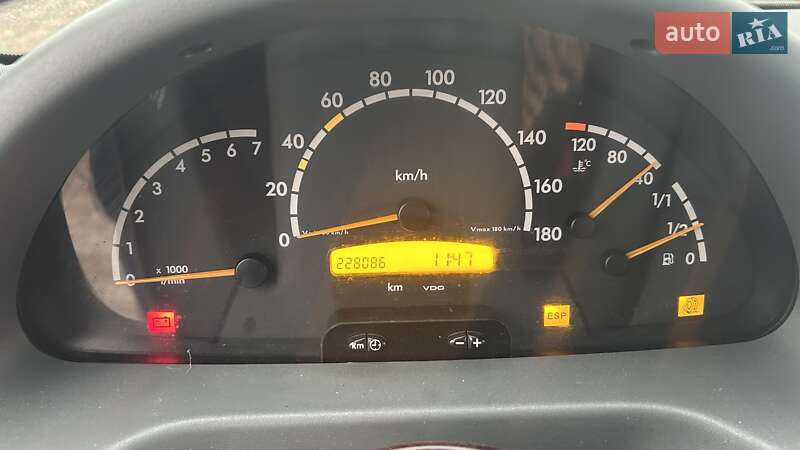 Седан Mercedes-Benz Sprinter 2006 в Черновцах