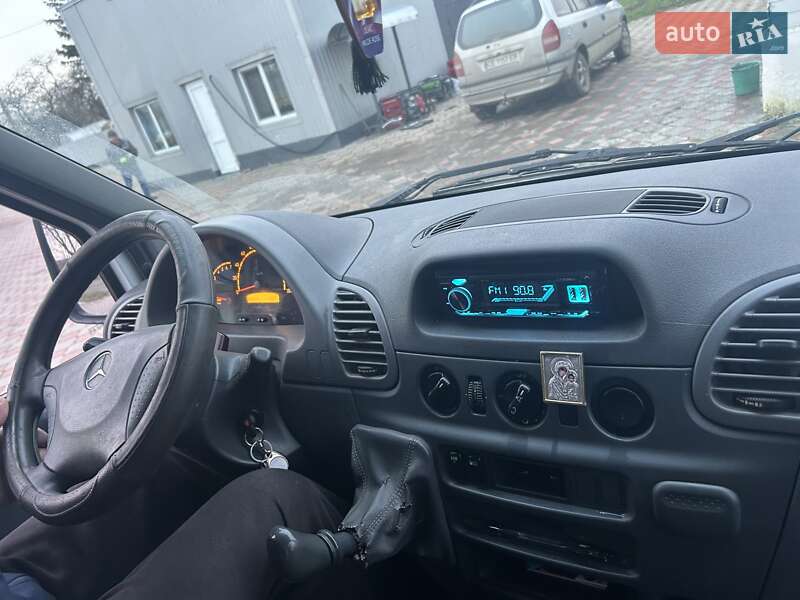 Седан Mercedes-Benz Sprinter 2006 в Черновцах