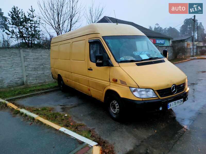 Грузовой фургон Mercedes-Benz Sprinter 2003 в Буче