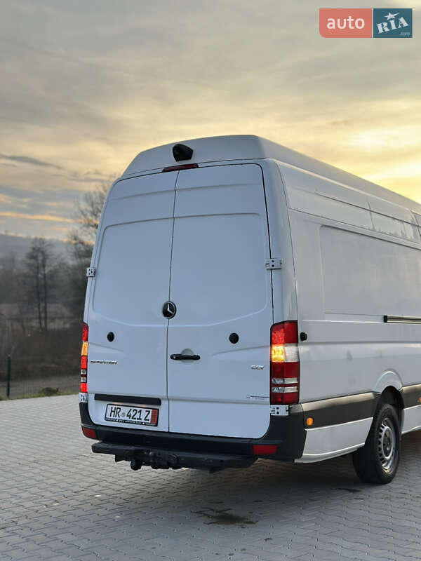 Микроавтобус грузовой (до 3,5т) Mercedes-Benz Sprinter 2016 в Черновцах