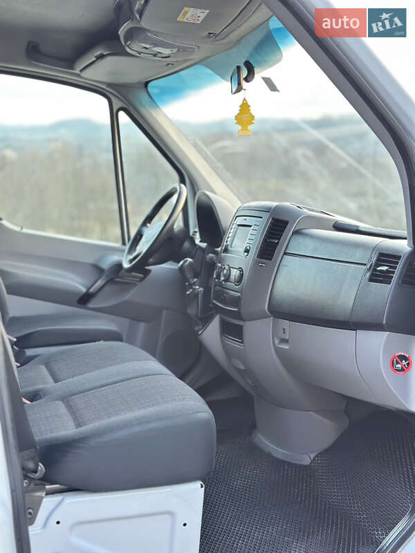 Микроавтобус грузовой (до 3,5т) Mercedes-Benz Sprinter 2016 в Черновцах