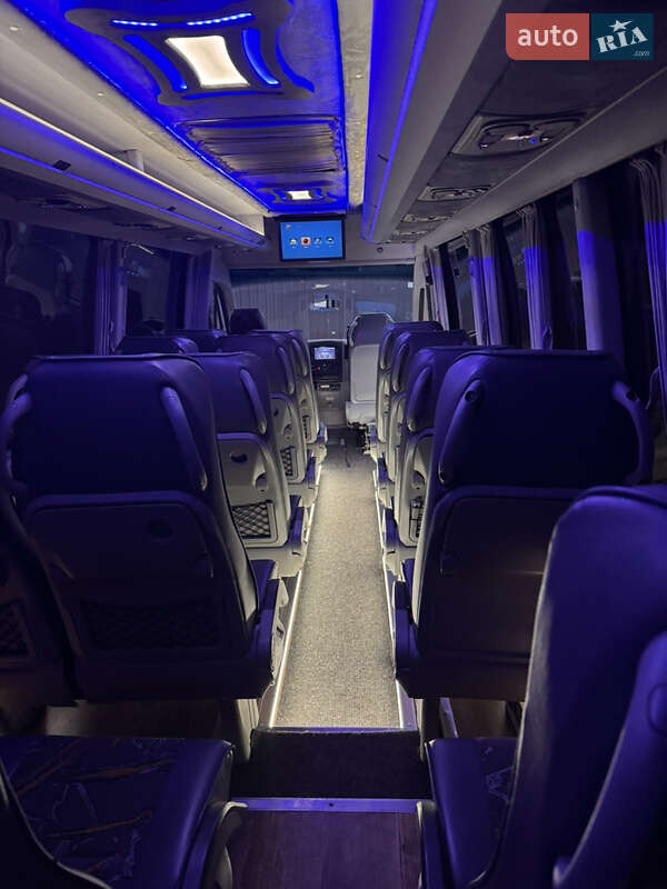 Туристический / Междугородний автобус Mercedes-Benz Sprinter 2014 в Черновцах