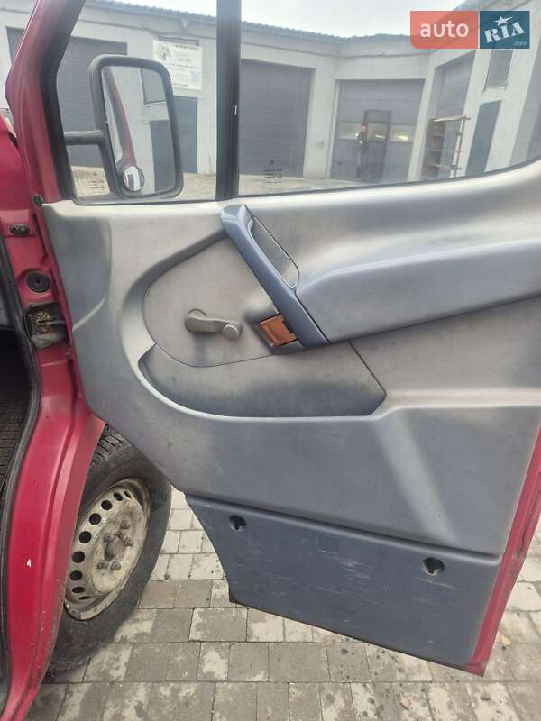 Грузовой фургон Mercedes-Benz Sprinter 1998 в Луцке