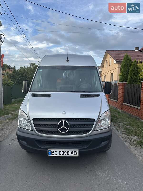 Mercedes-Benz Sprinter 2011
