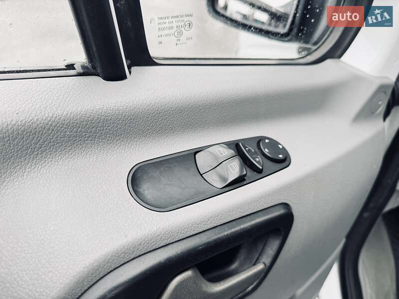 Вантажний фургон Mercedes-Benz Sprinter 2016 в Івано-Франківську