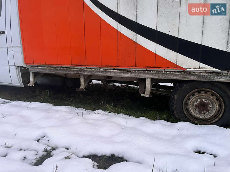 Грузовой фургон Mercedes-Benz Sprinter 1997 в Львове