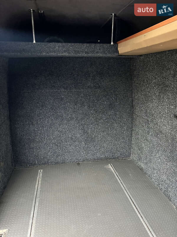 Вантажопасажирський фургон Mercedes-Benz Sprinter 2002 в Сарнах