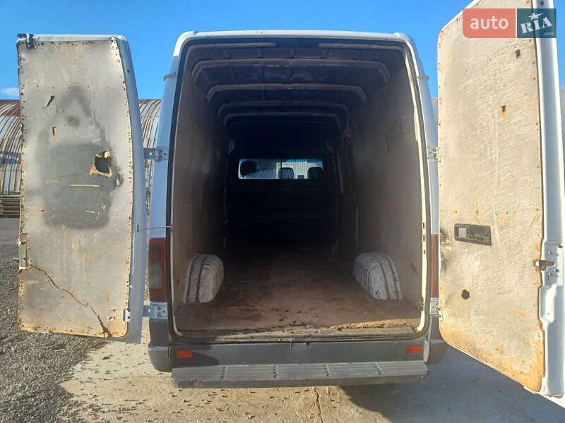 Вантажний фургон Mercedes-Benz Sprinter 2006 в Тячеві
