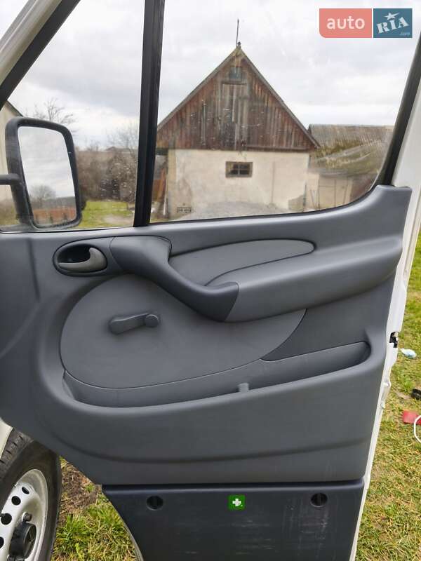 Грузопассажирский фургон Mercedes-Benz Sprinter 2005 в Радомышле