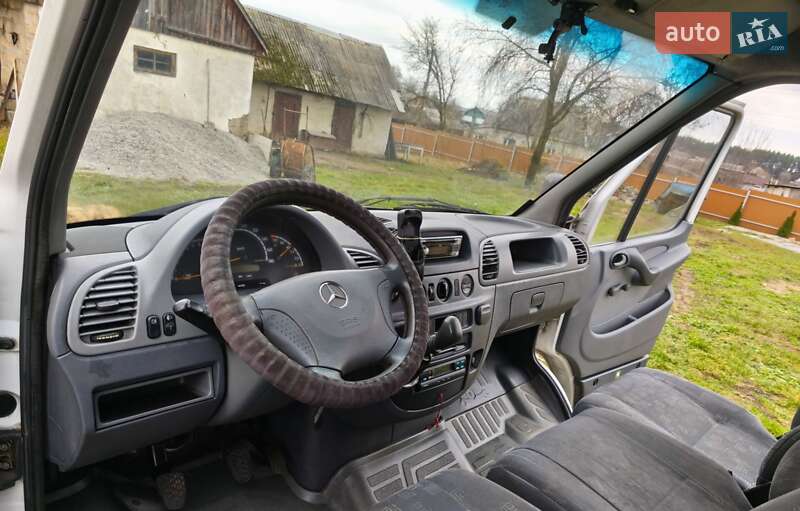 Грузопассажирский фургон Mercedes-Benz Sprinter 2005 в Радомышле