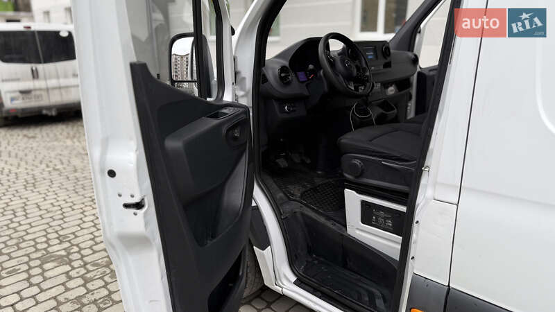 Вантажний фургон Mercedes-Benz Sprinter 2020 в Новояворівську
