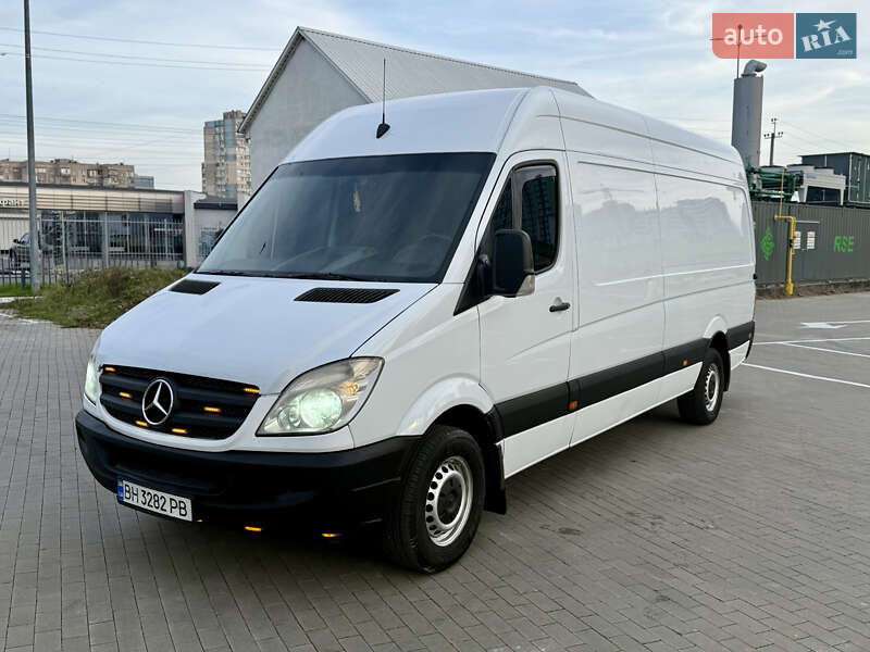 Вантажопасажирський фургон Mercedes-Benz Sprinter 2012 в Одесі