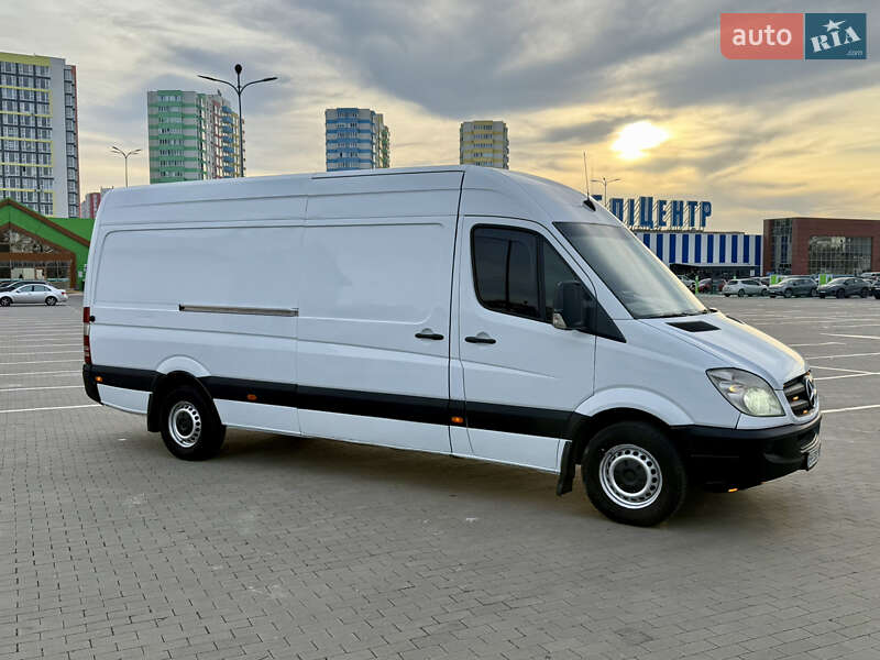 Вантажопасажирський фургон Mercedes-Benz Sprinter 2012 в Одесі
