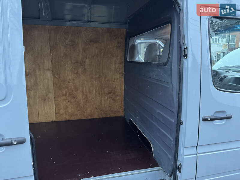 Вантажний фургон Mercedes-Benz Sprinter 2006 в Рівному фото 15 Вантажний фургон Mercedes-Benz Sprinter 2006 в Рівному