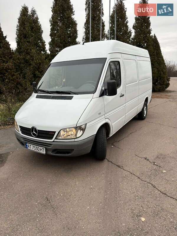 Грузовой фургон Mercedes-Benz Sprinter 2004 в Ивано-Франковске