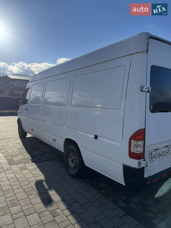 Мікроавтобус вантажний (до 3,5т) Mercedes-Benz Sprinter 2004 в Ужгороді фото 4 Мікроавтобус вантажний (до 3,5т) Mercedes-Benz Sprinter 2004 в Ужгороді