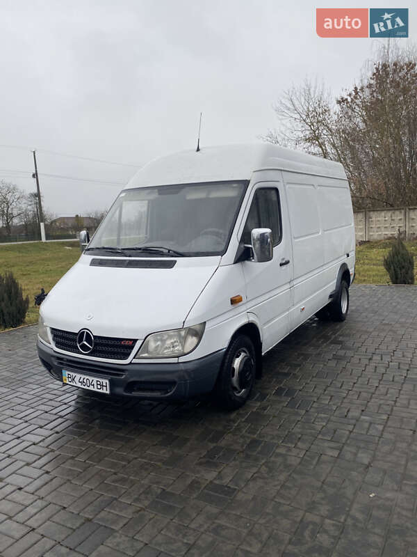 Грузовой фургон Mercedes-Benz Sprinter 2005 в Корце