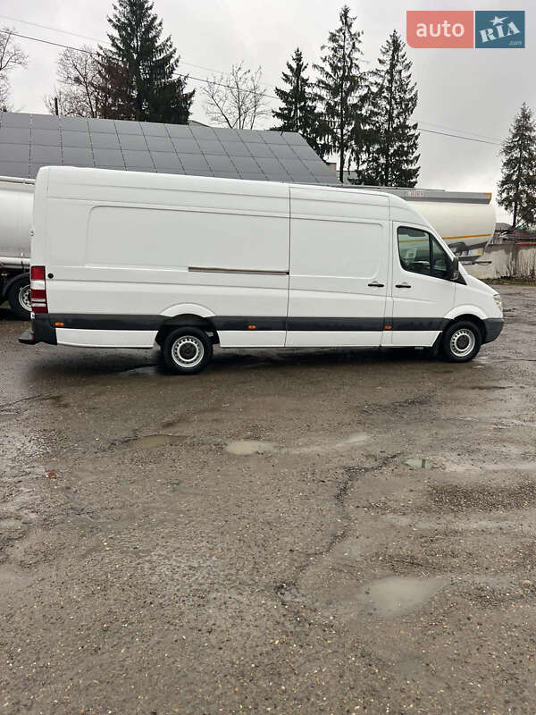 Вантажний фургон Mercedes-Benz Sprinter 2006 в Чернівцях