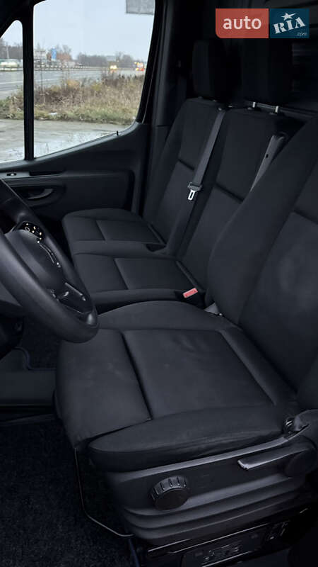 Вантажний фургон Mercedes-Benz Sprinter 2020 в Чернівцях фото 16 Вантажний фургон Mercedes-Benz Sprinter 2020 в Чернівцях