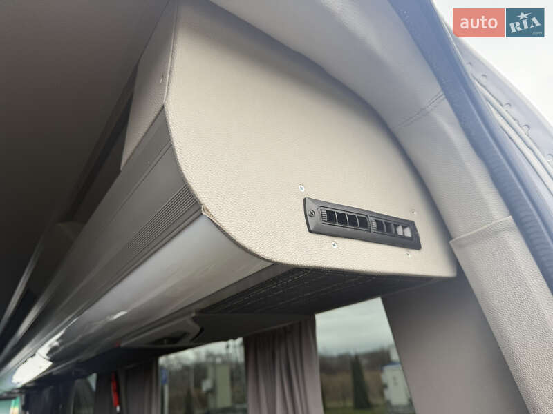 Туристичний / Міжміський автобус Mercedes-Benz Sprinter 2018 в Чернівцях