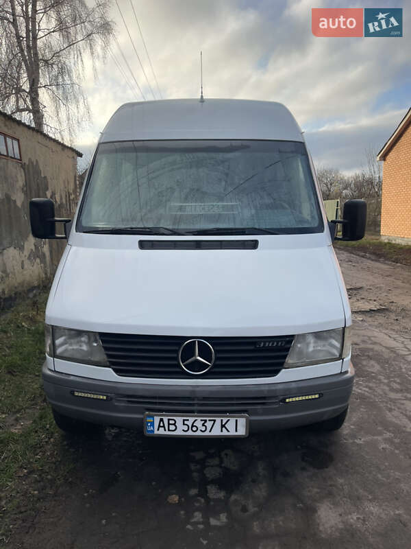 Седан Mercedes-Benz Sprinter 2000 в Уланові