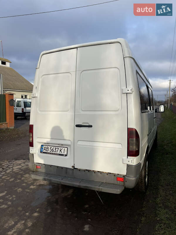 Седан Mercedes-Benz Sprinter 2000 в Уланові