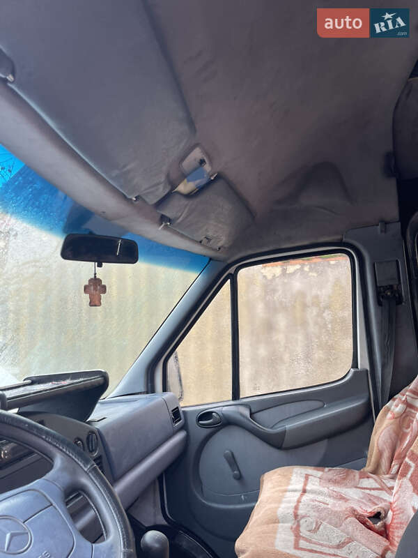 Седан Mercedes-Benz Sprinter 2000 в Уланові