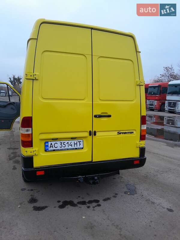 Вантажний фургон Mercedes-Benz Sprinter 2004 в Луцьку фото 4 Вантажний фургон Mercedes-Benz Sprinter 2004 в Луцьку