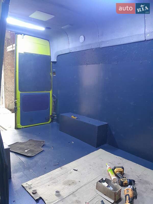Вантажний фургон Mercedes-Benz Sprinter 2004 в Луцьку фото 8 Вантажний фургон Mercedes-Benz Sprinter 2004 в Луцьку