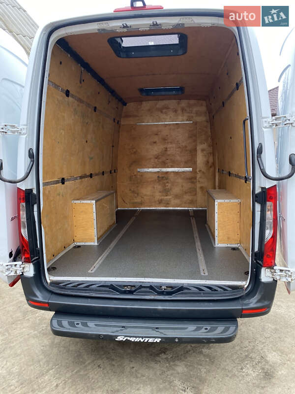 Вантажопасажирський фургон Mercedes-Benz Sprinter 2019 в Чернівцях