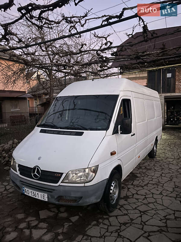 Mercedes-Benz Sprinter 2005