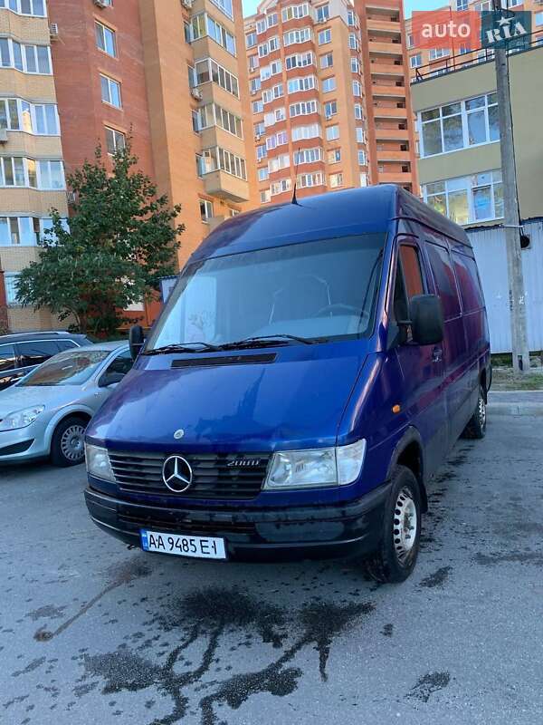 Mercedes-Benz Sprinter 2000