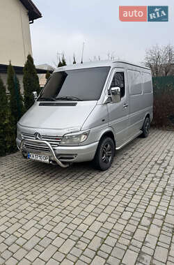 Грузовой фургон Mercedes-Benz Sprinter 2000 в Крюковщине