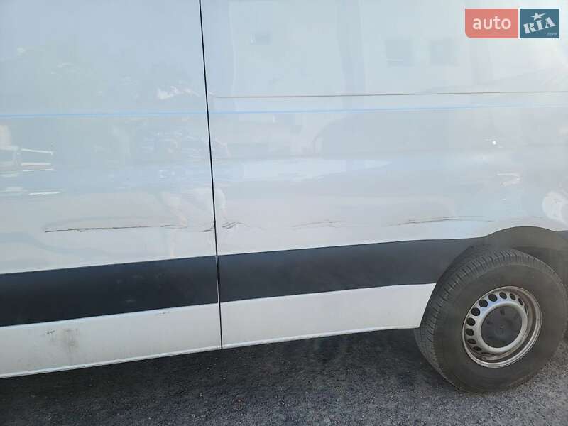 Грузовой фургон Mercedes-Benz Sprinter 2023 в Львове