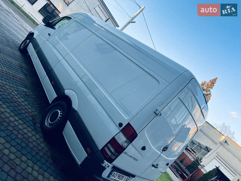 Вантажний фургон Mercedes-Benz Sprinter 2016 в Тячеві